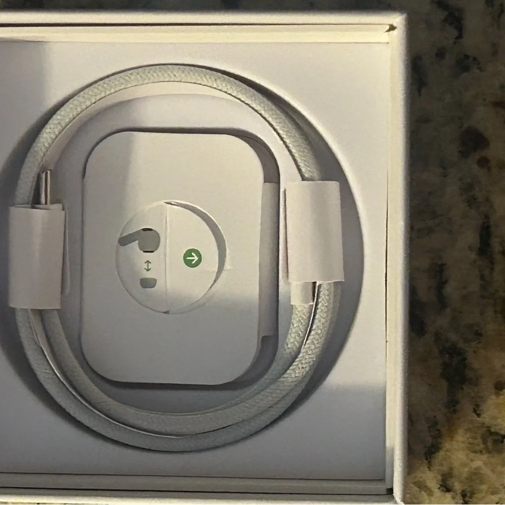 Apple White Wireless Earbuds with Case and Cable